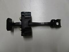 BMW-51227446728-ÖN KAPI GERGİSİ