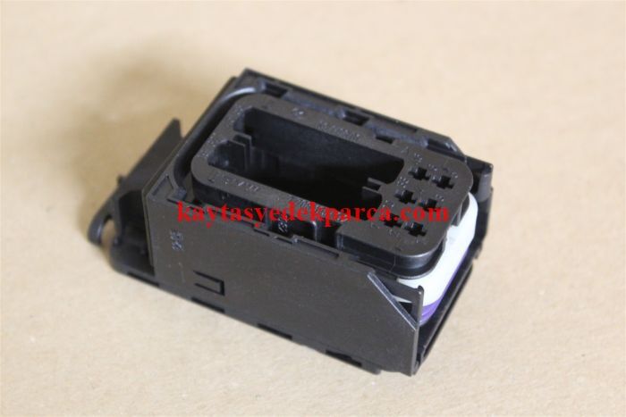 12517788125-7788125-BMW-KABLO SOKETİ