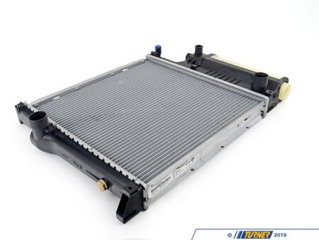 BMW-17127811133-HORTUM RADYATÖR ALT İNCE F20/F30