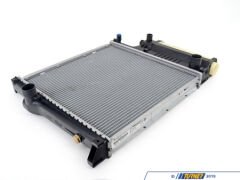 BMW-17127811133-HORTUM RADYATÖR ALT İNCE F20/F30