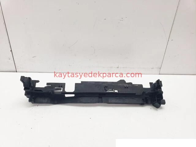 A0995042118-RTK-RADYATÖR YAN BAGALİTİ W205 SOL