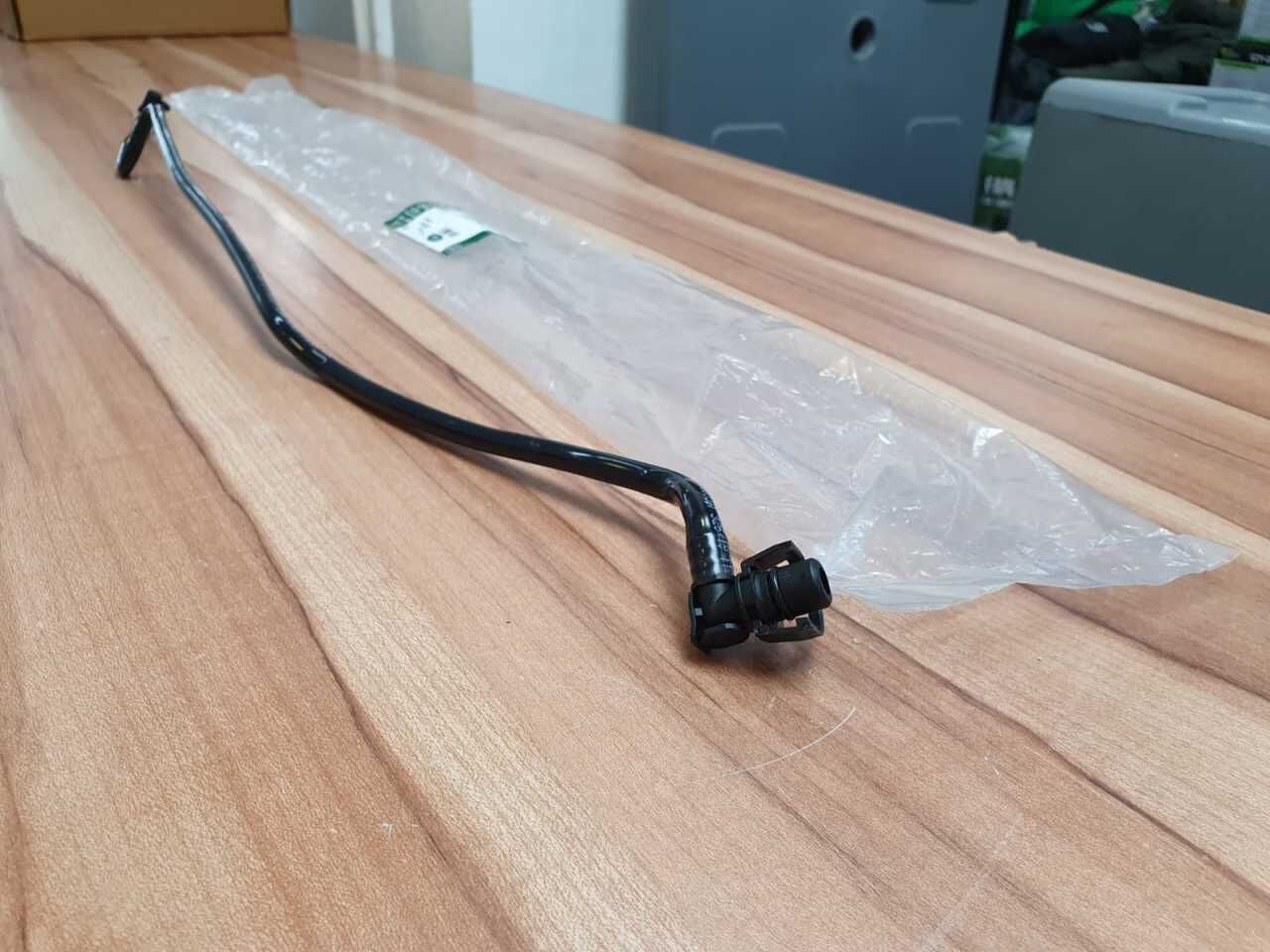 LR034648-R034648-GOA-HORTUM RADYATÖR ÜST ARA VOUGE 3.0D