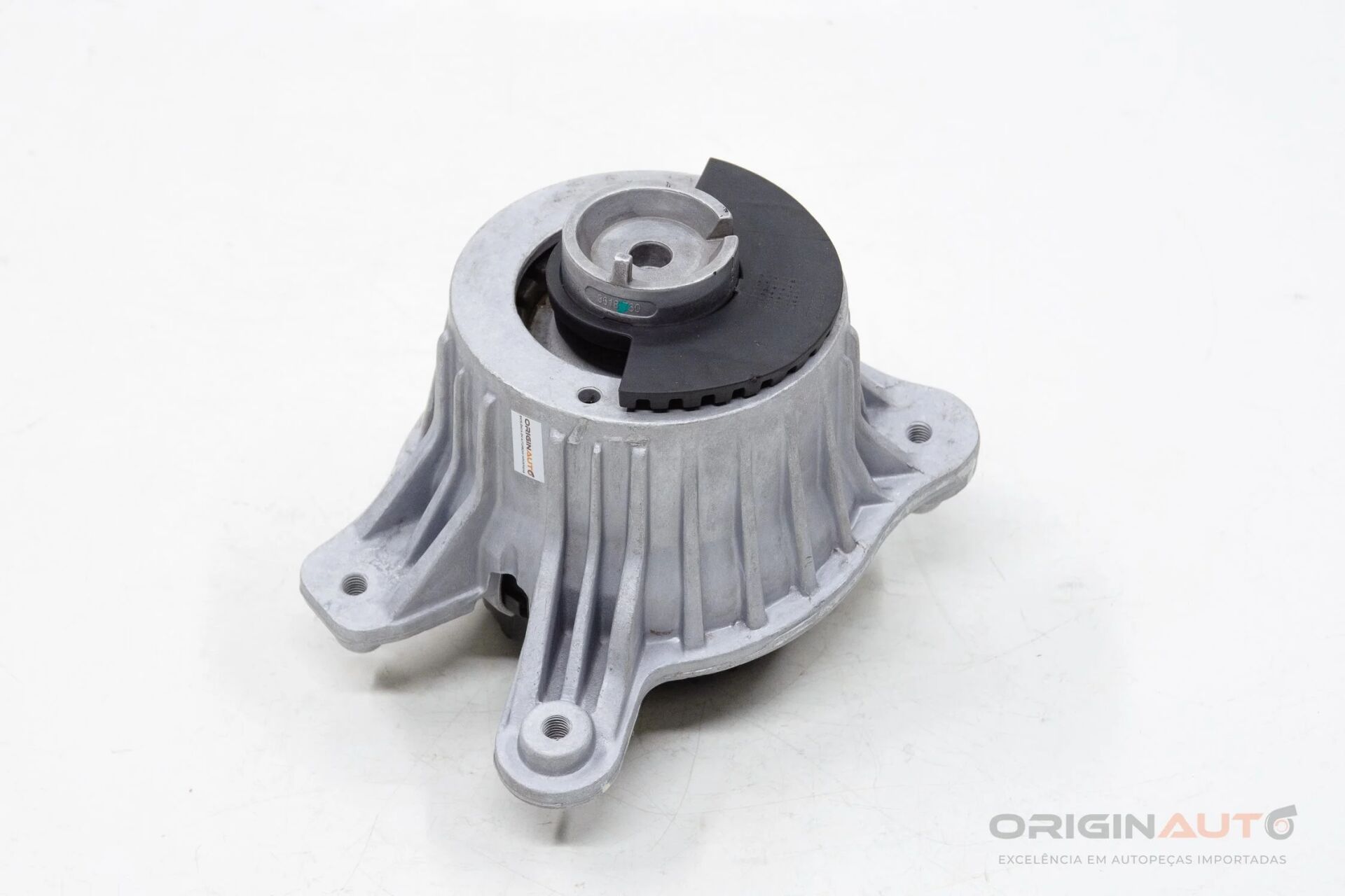 CRT-A2052407600-MOTOR KULAĞI,W205 L COUPE