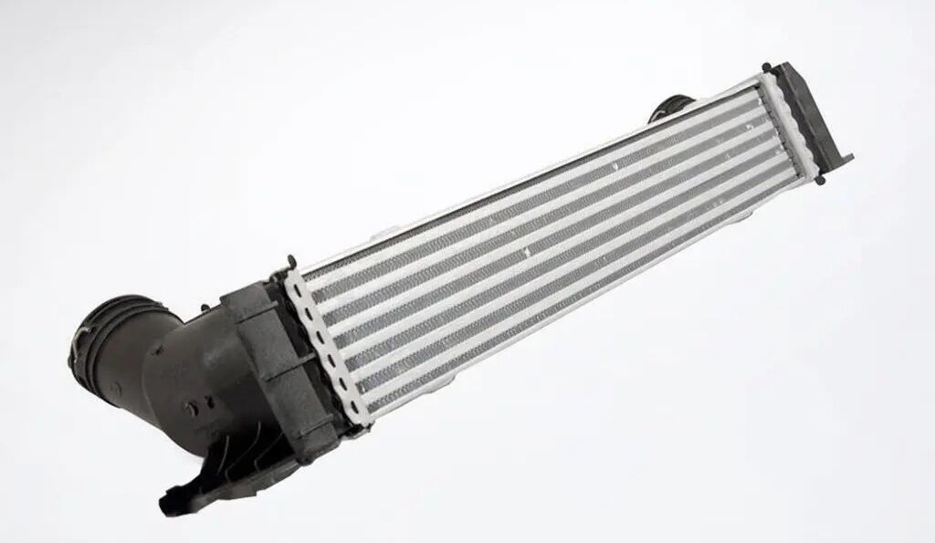BSG-17517524916-TURBO RADYATÖRÜ  E90/320d E87/120d