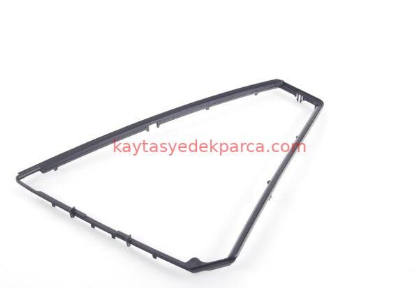 51352990831-2990831-BMW-CAM DİREK ÇITASI