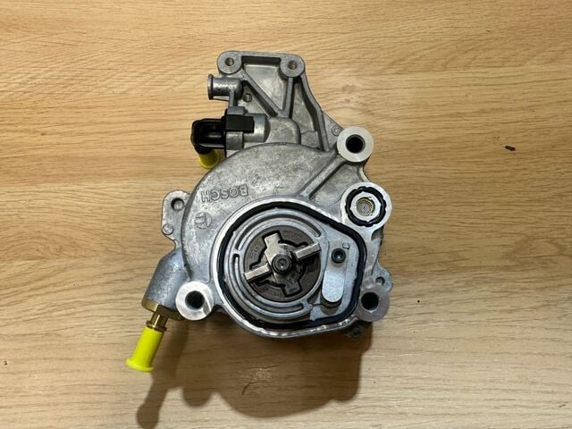 BSH-LR037627-VAKUM POMPASI FREELANDER 2