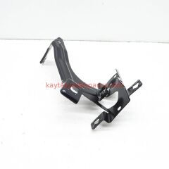 41357413401-7413401-BMW-ÇAMURLUK BRAKETİ G11 SOL ÖN