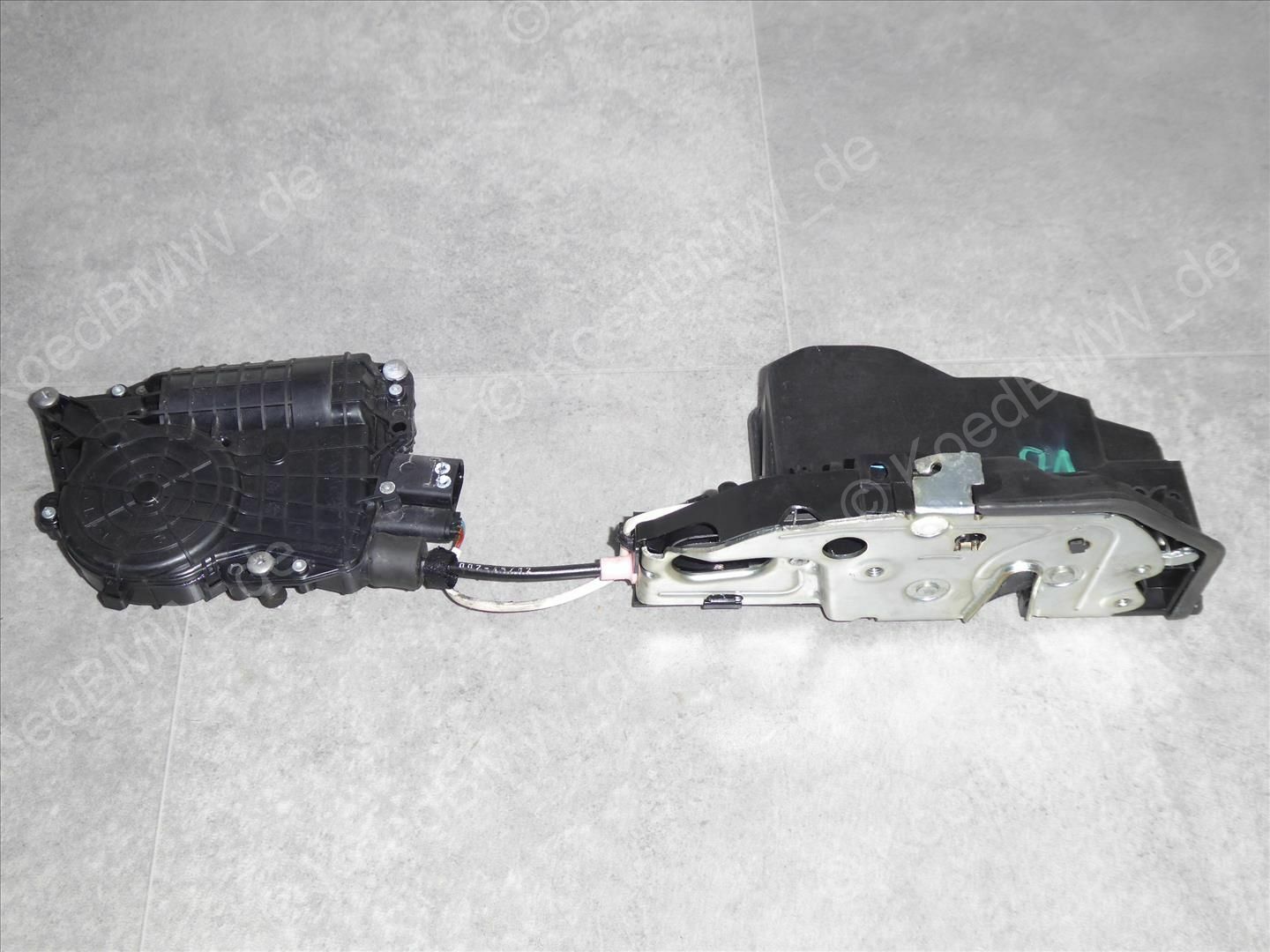 BMW-51227154515-KAPI KİLİDİ F10 ARKA/L KONFORLU GİRİŞ
