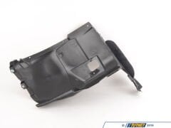 BMW-51718070504-ÇAMURLUK DAVLUMBAZI ÖN KISIM SAĞ G80