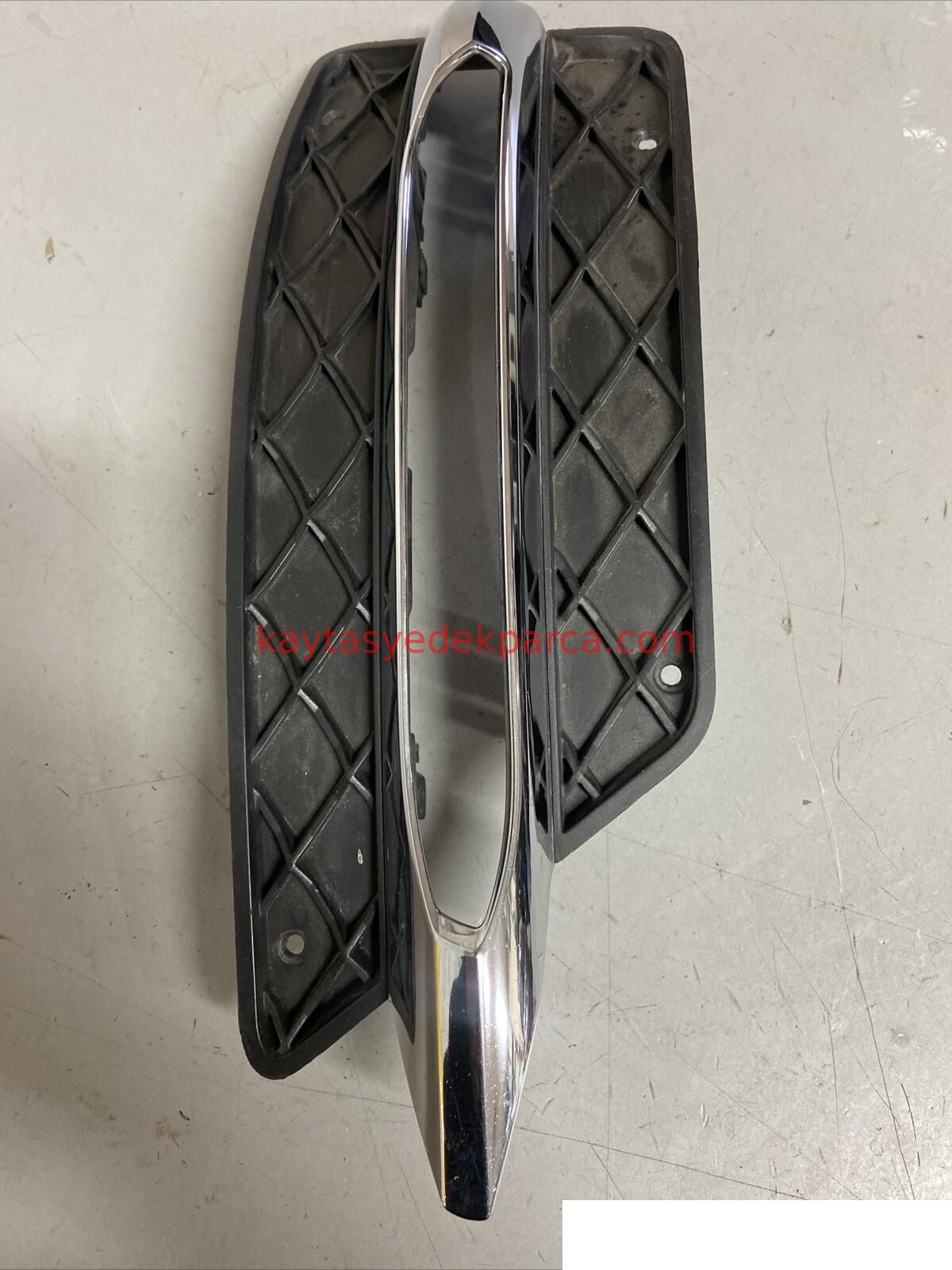 A2048851353S-TYG-GÜNDÜZ FAR ÇERÇEVESİ SOL W204 KOMPLE