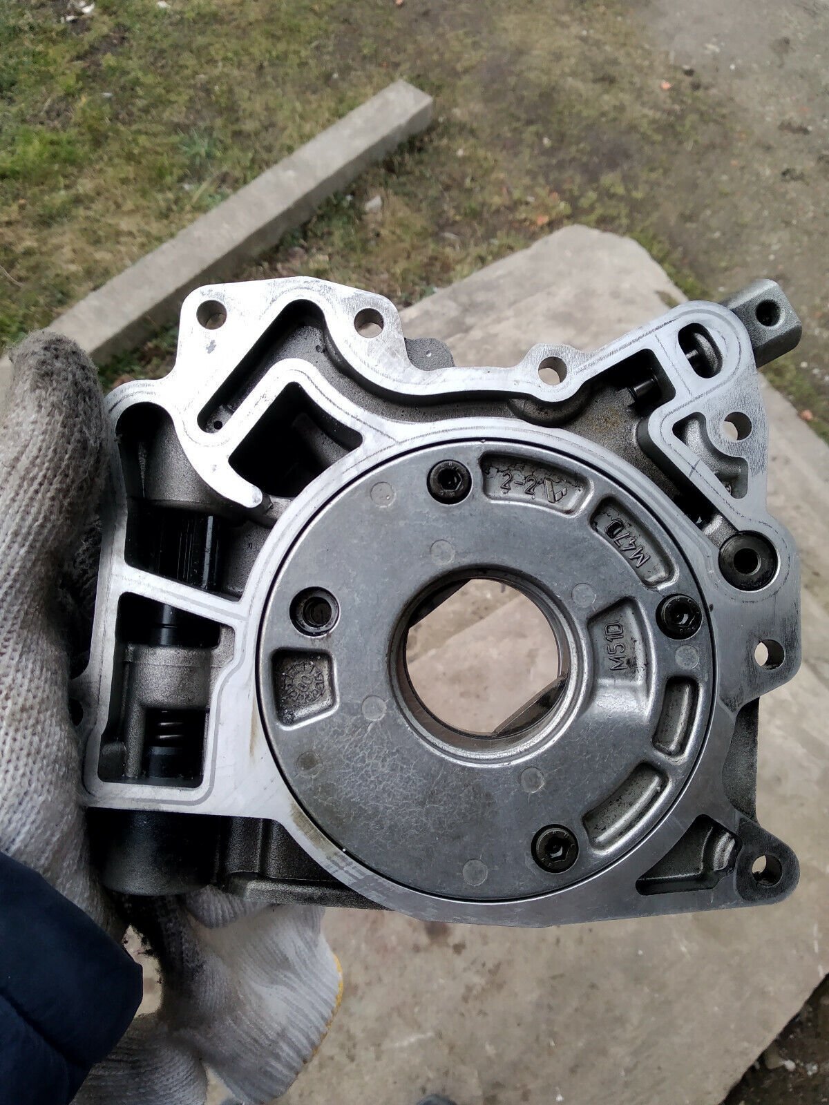 11412246824-2246824-BMW-YAĞ POMPASI M47