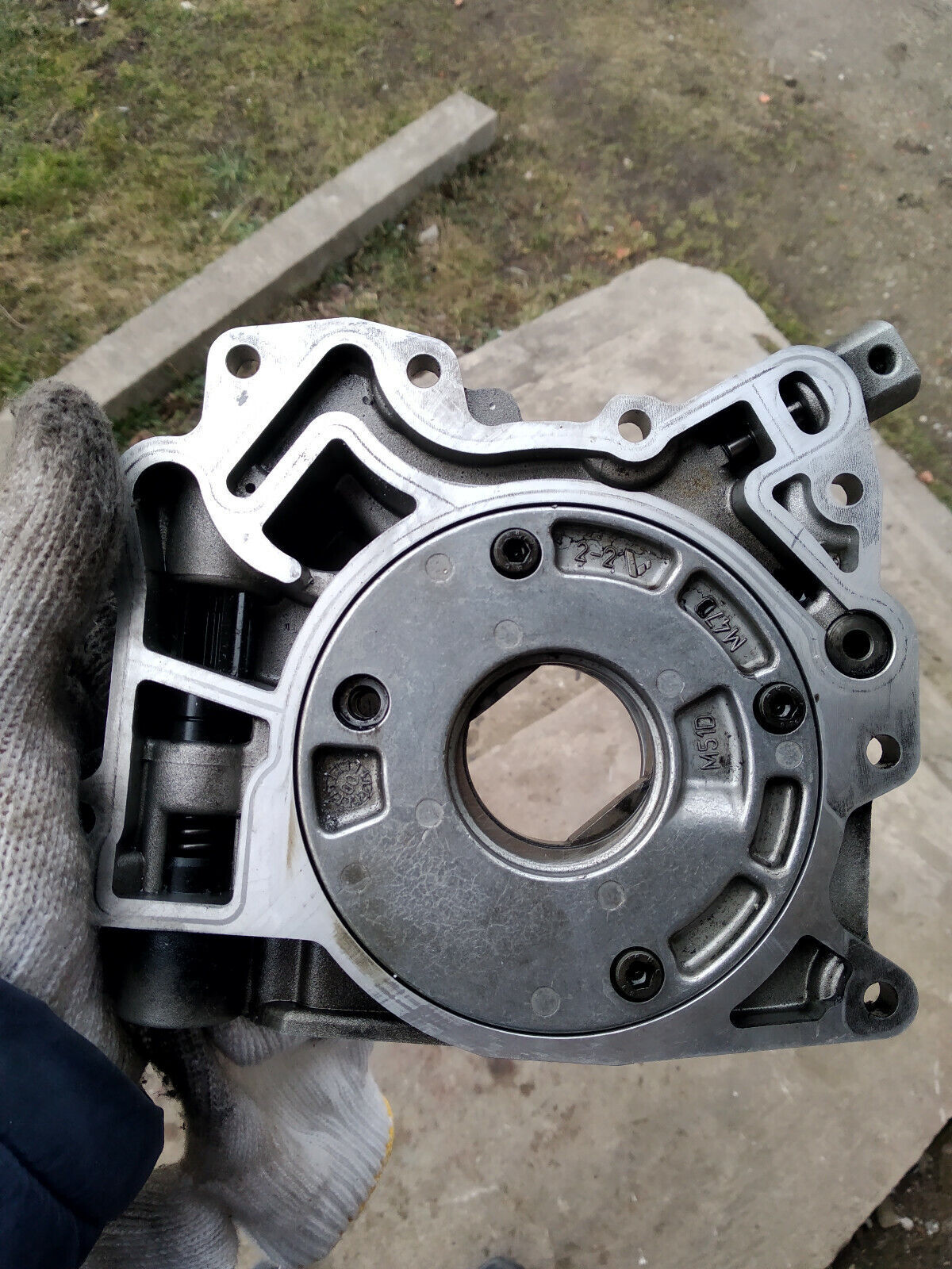 11412246824-2246824-BMW-YAĞ POMPASI M47