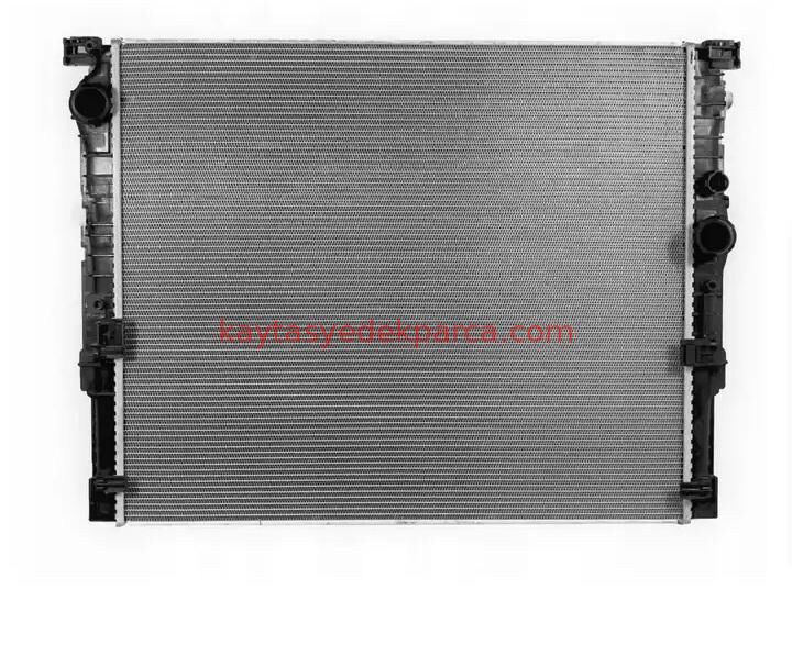 17118686026-8686026-BMW-SU RADYATÖRÜ G30 520İ