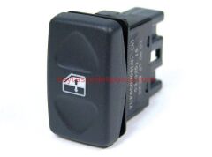 YUF000072PVA-LND-CAM DÜĞMESİ ARKA/R R.R 2002=>