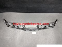 51717350591-7350591-BMW-CAM ALT IZGARASI