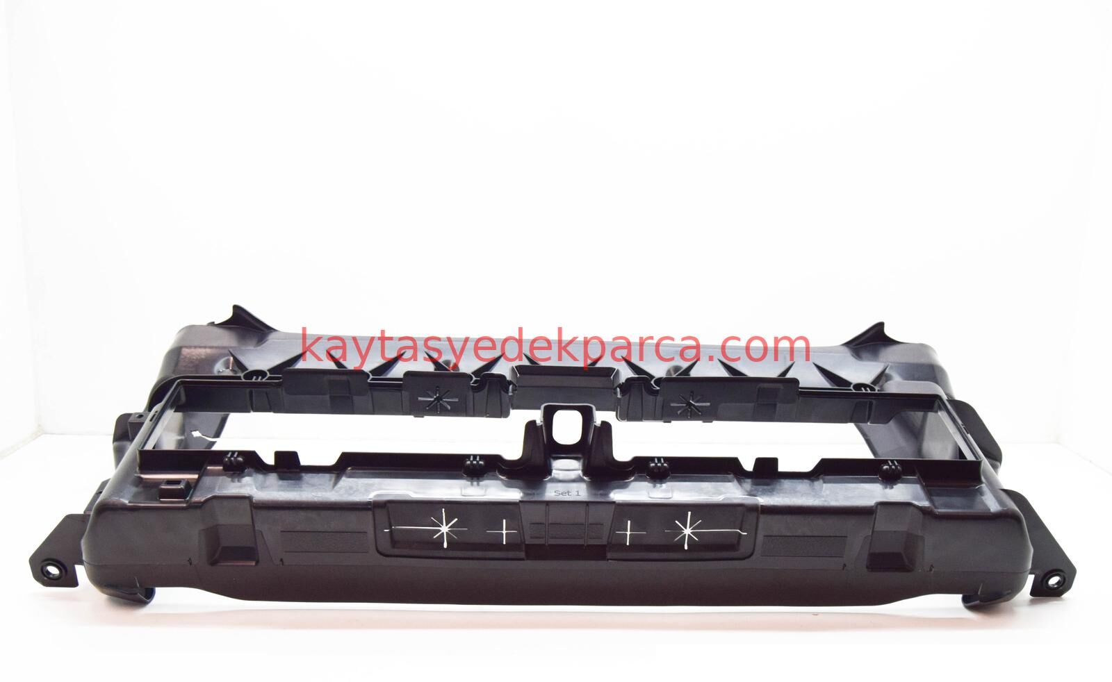 51745A48F42-5A48F42-BMW-RADYATÖR MASKESİ F40