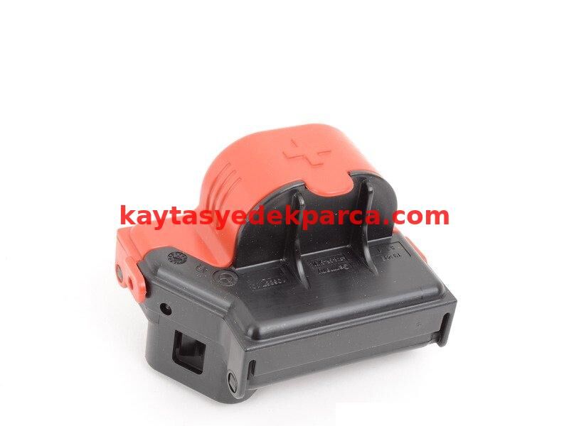 61146923945-6923945-BMW-AKÜ KAPAĞI