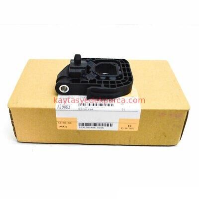 17119895624-9895624-WUT-RADYATÖR ALT BRAKETİ SAĞ