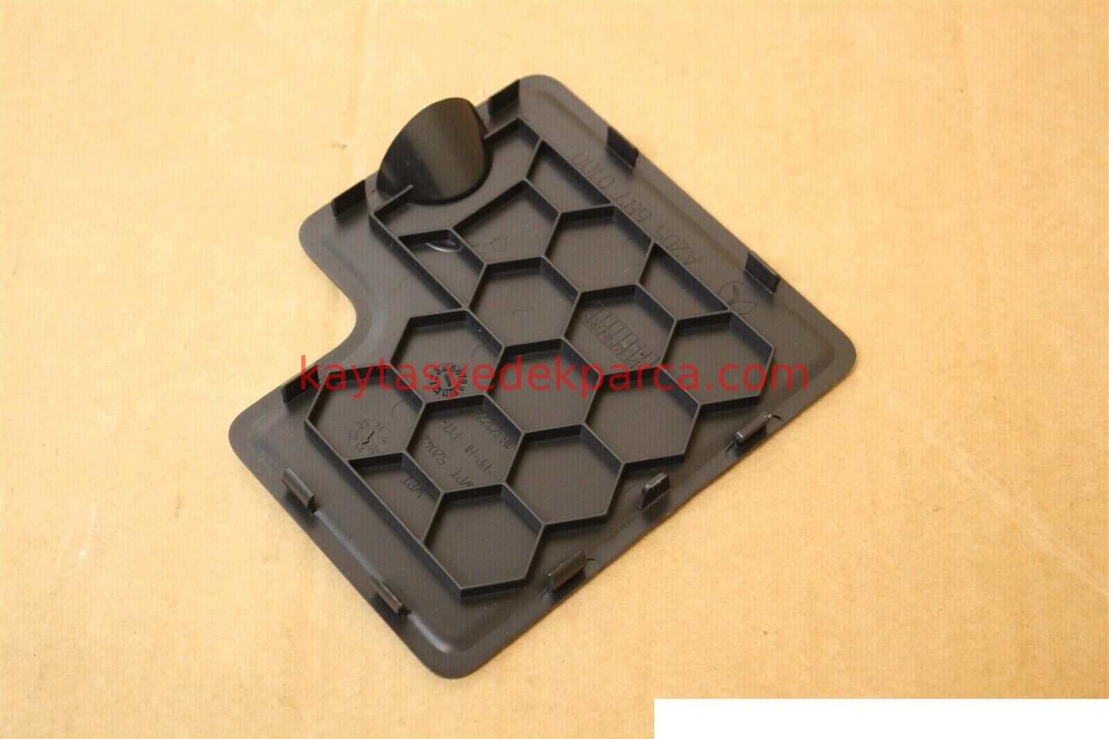 A20568701009051-MER-KAPAK AYAK BOLUMU SIGORTA KAPAGI