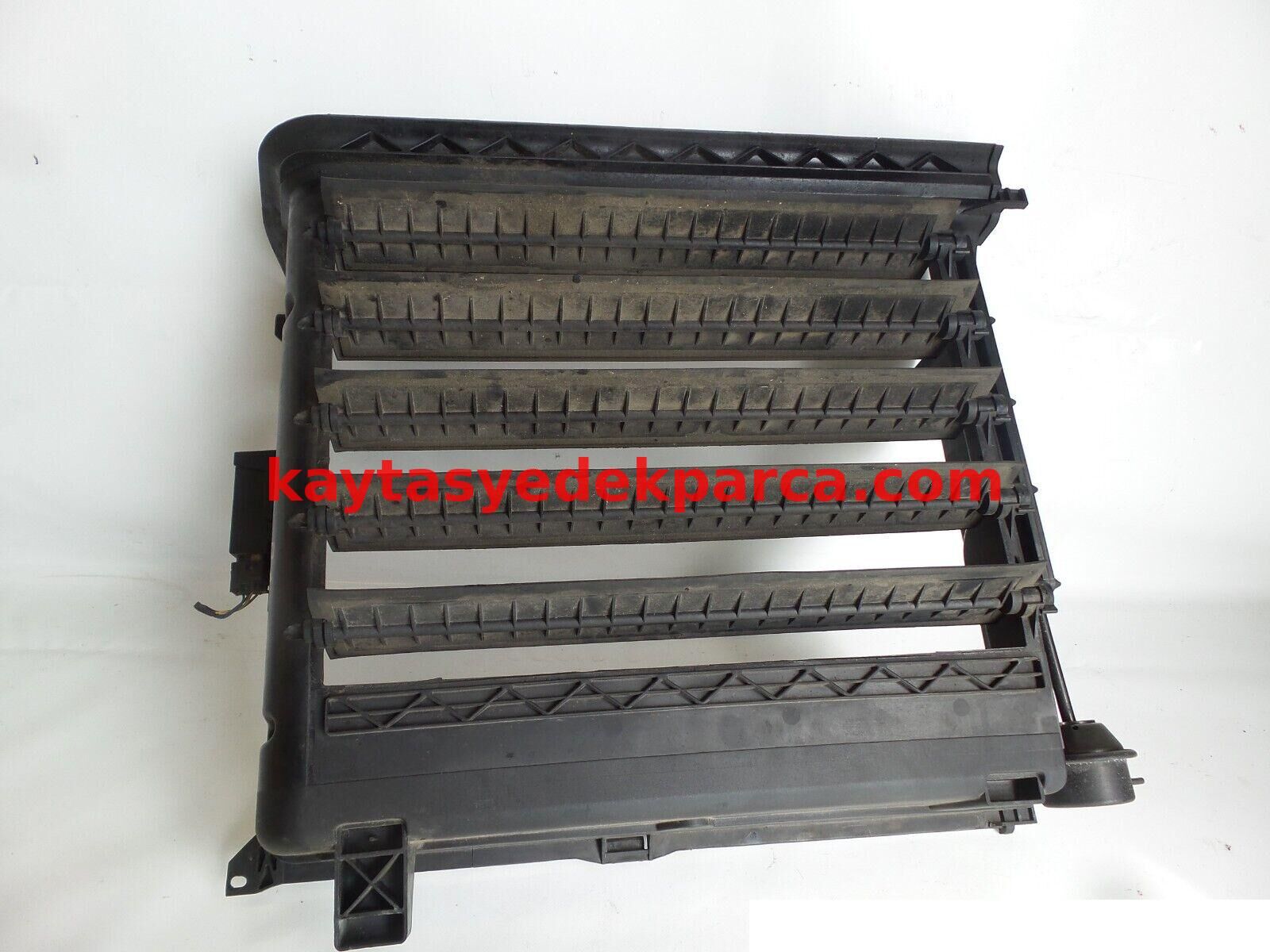 17117786682-7786682-BMW-RADYATÖR DAVLUMBAZI E46/M47