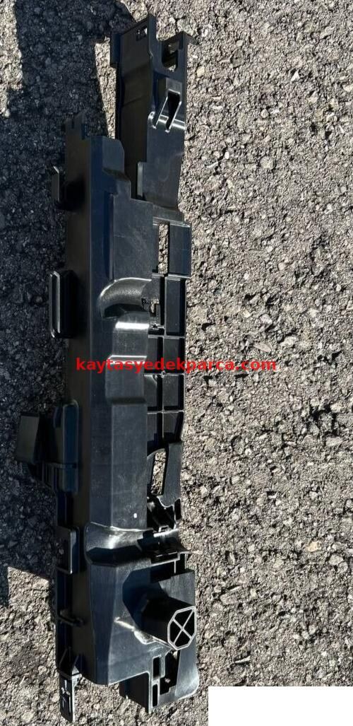 17118666840-8666840-BMW-RADYATÖR YAN BAKALİTİ