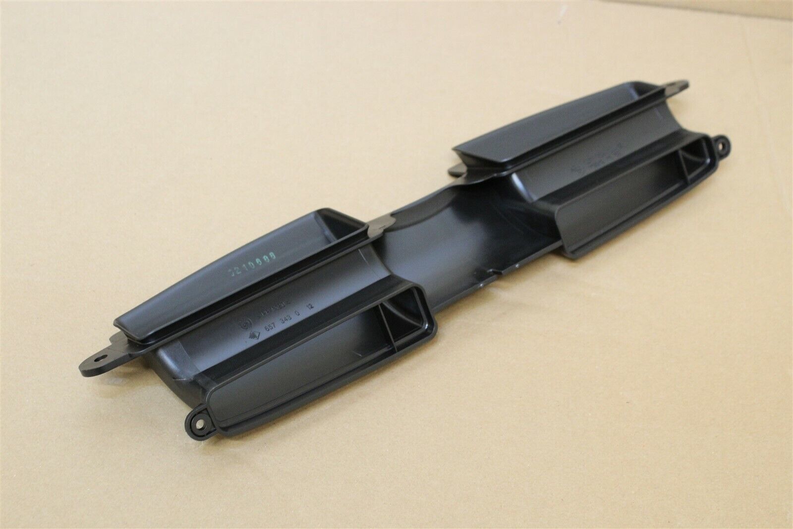 DPR-13717541738-PANEL ÜST BAKALİTİ HAVALANDIRMASI E90