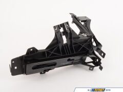 BMW-51647200794-FAR ALT YUVASI SAĞ F10