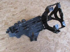 BMW-51647200794-FAR ALT YUVASI SAĞ F10