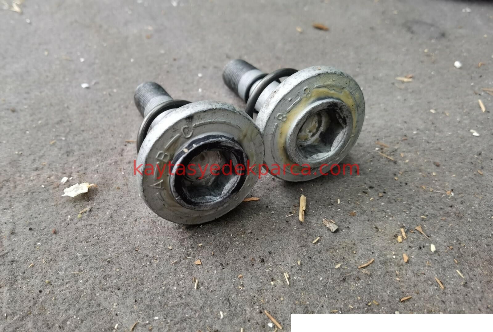 31206866022-6866022-BMW-AKS CİVATASI G20